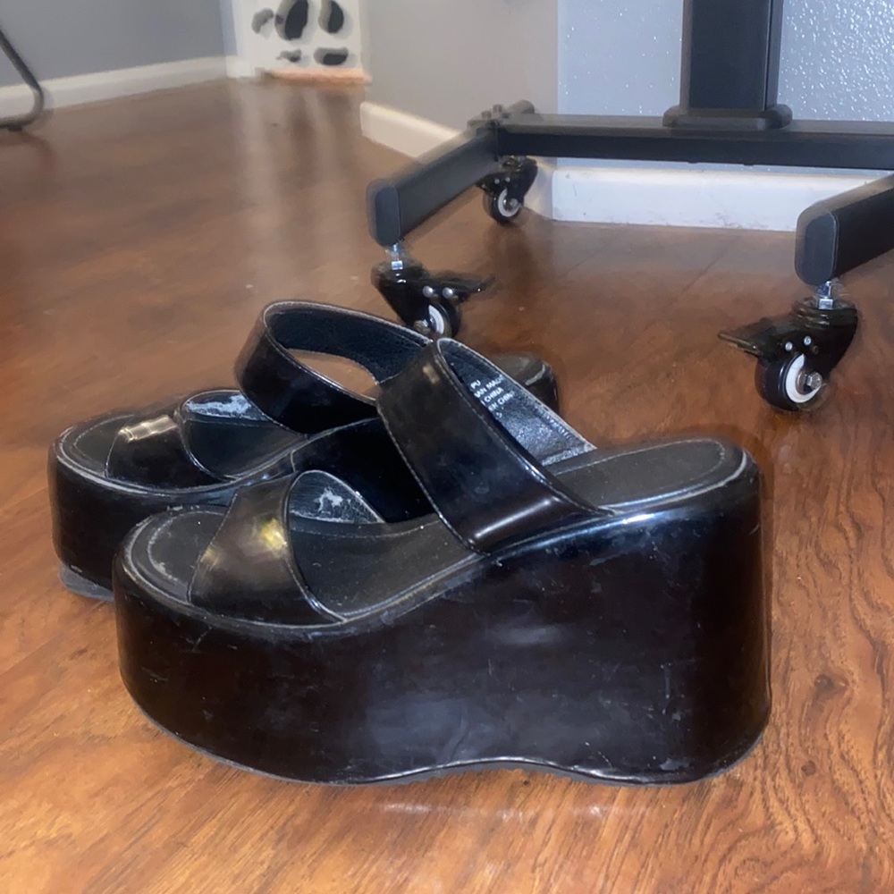 UNIF Gia Slips